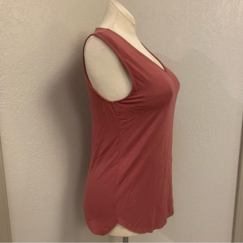 Daily Ritual Women's Large V-Neck Sleeveless Tank Top - Mauve Pink Knit Shirt - Picture 2 of 4
